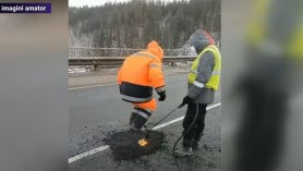Cum se face asfaltarea cu piciorul. Imaginile filmate au devenit virale